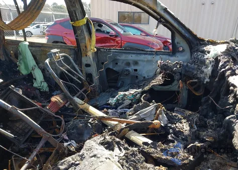 2000 Jeep Grand Cherokee Laredo z USA, uszkodzony, nr VIN 1J4GW48S9YC408284